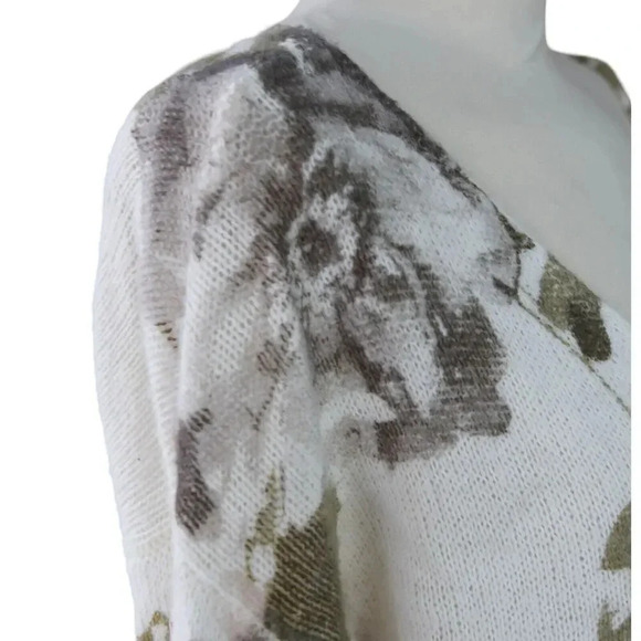 *FLAW* Abercrombie & Fitch Women's Sweater XS Floral Cream Oversize Wool Blend - Picture 3 of 11